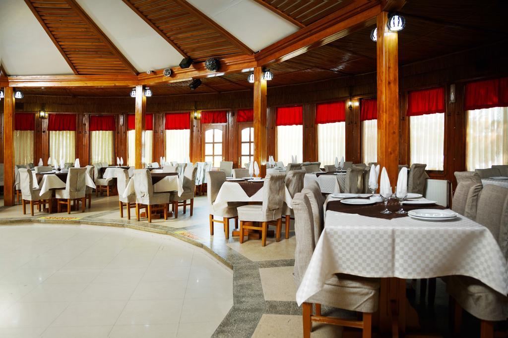 Hotel Insula Tulcsa Kültér fotó